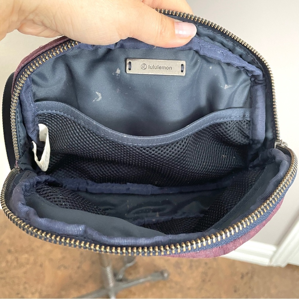 Lululemon Everywhere Belt Bag 1L Stacked Jacquard Black Cherry Nocturnal Teal - Picture 5 of 10